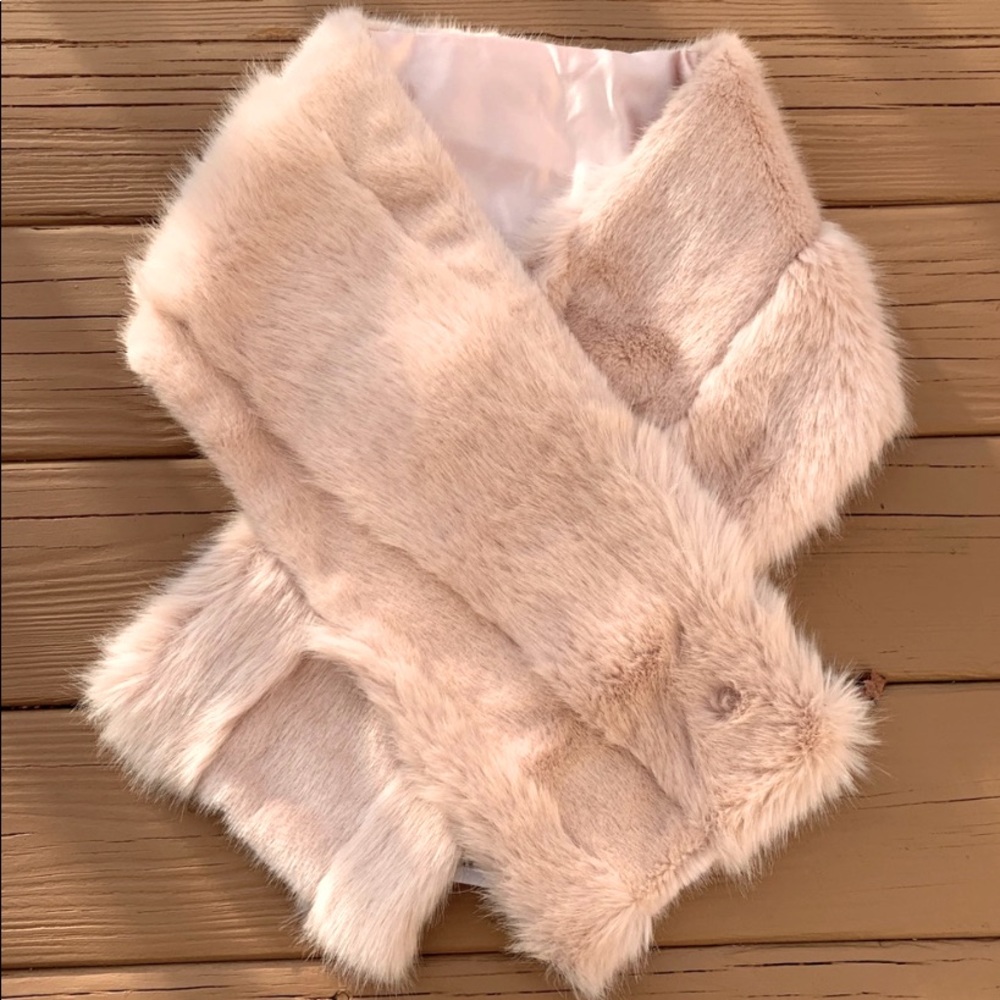 Banana republic faux fur pink scarf